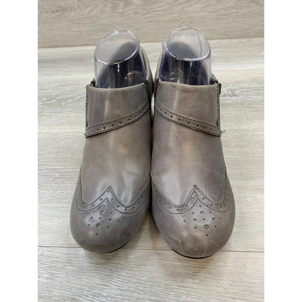 Born Women's Gray Leather Wingtip Brogue Ankle Booties Heeled Shooties 8.5